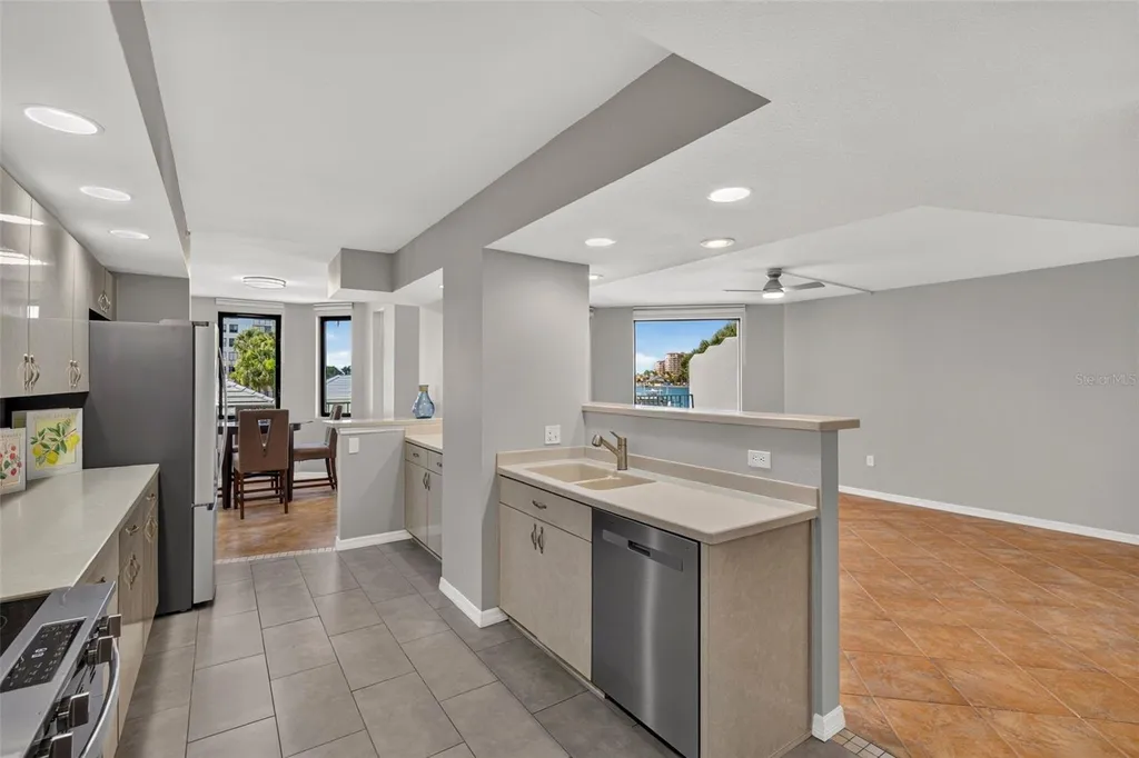 670 Island Way Clearwater Beach FL 33767
