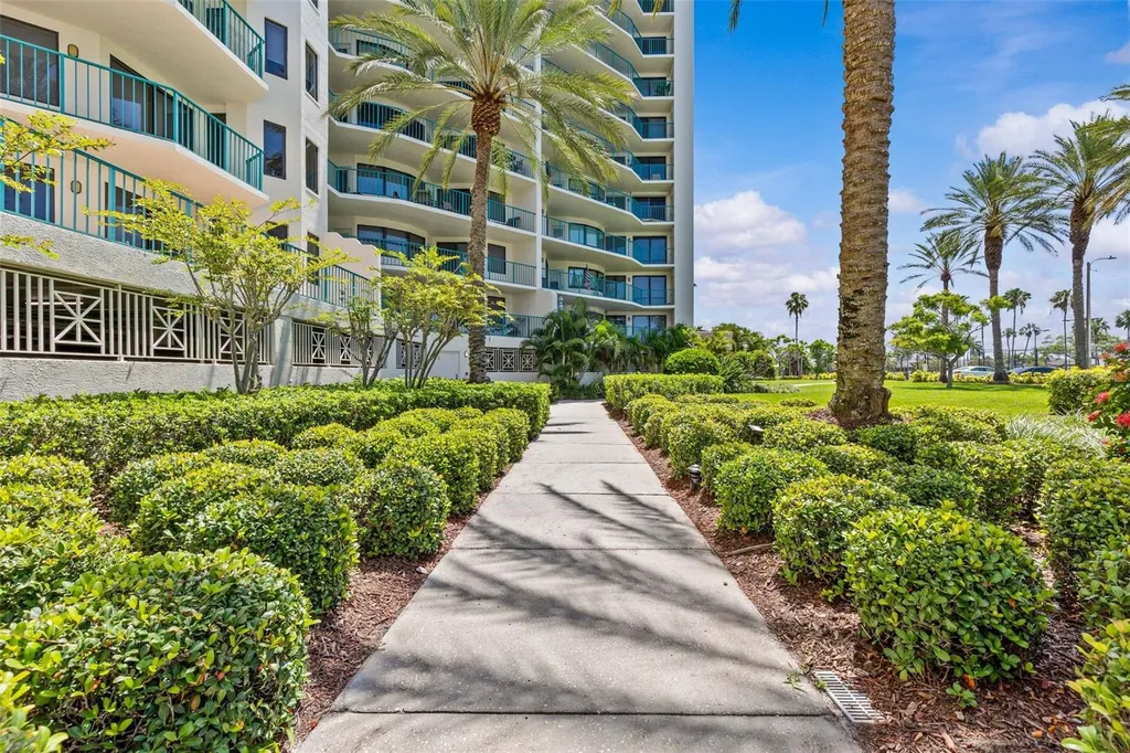 670 Island Way Clearwater Beach FL 33767