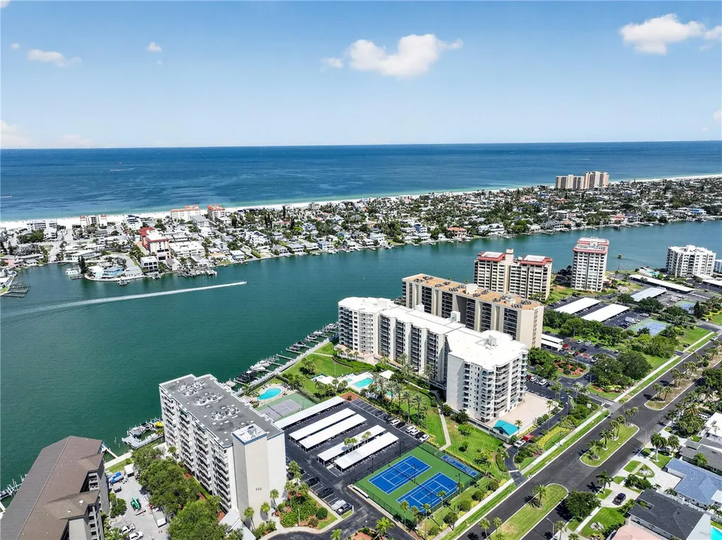 670 Island Way Clearwater Beach FL 33767