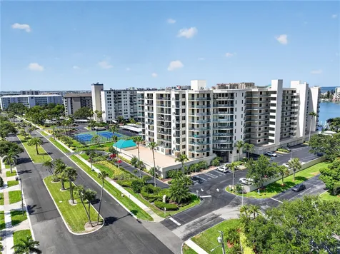 670 Island Way Clearwater Beach FL 33767