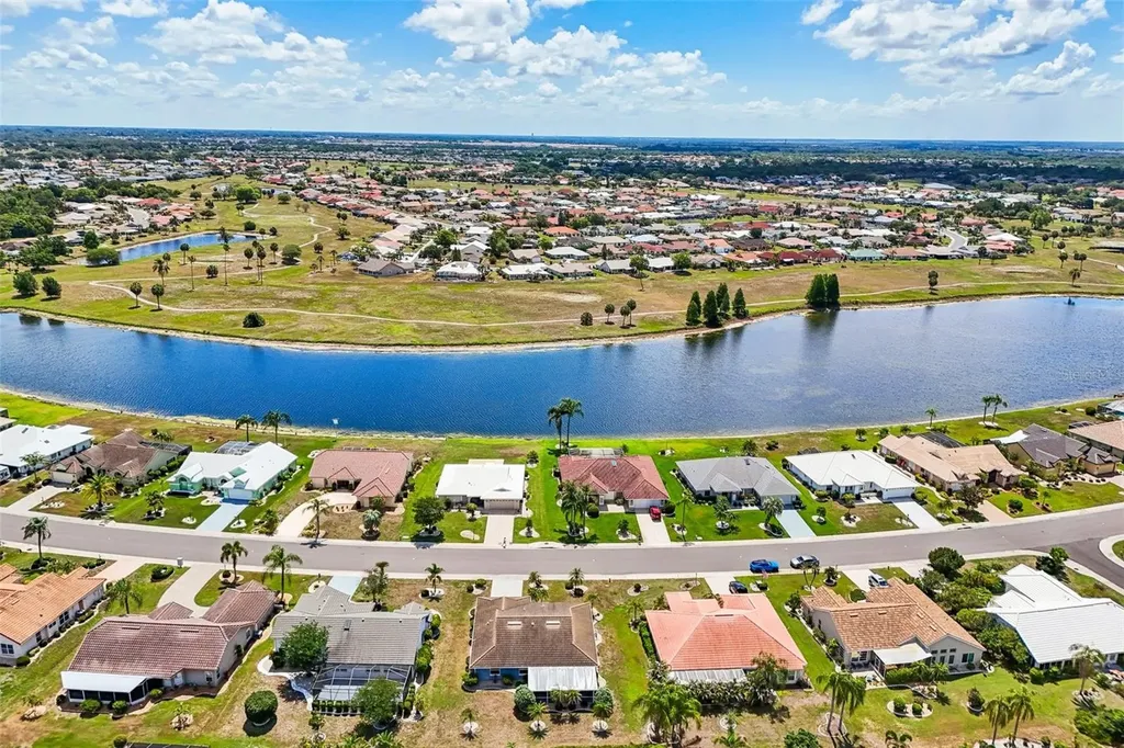 2025 New Bedford Drive Sun City Center FL 33573