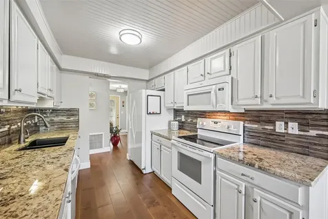 2025 New Bedford Drive Sun City Center FL 33573
