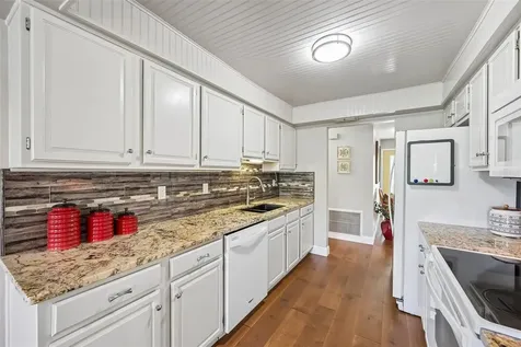 2025 New Bedford Drive Sun City Center FL 33573