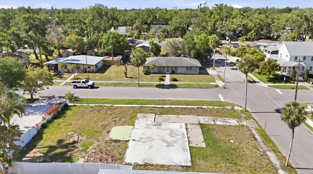 101 20th Street NE Bradenton FL 34208