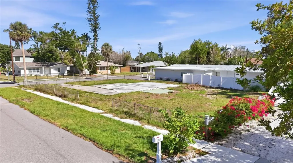 101 20th Street NE Bradenton FL 34208