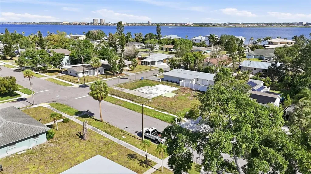 101 20th Street NE Bradenton FL 34208