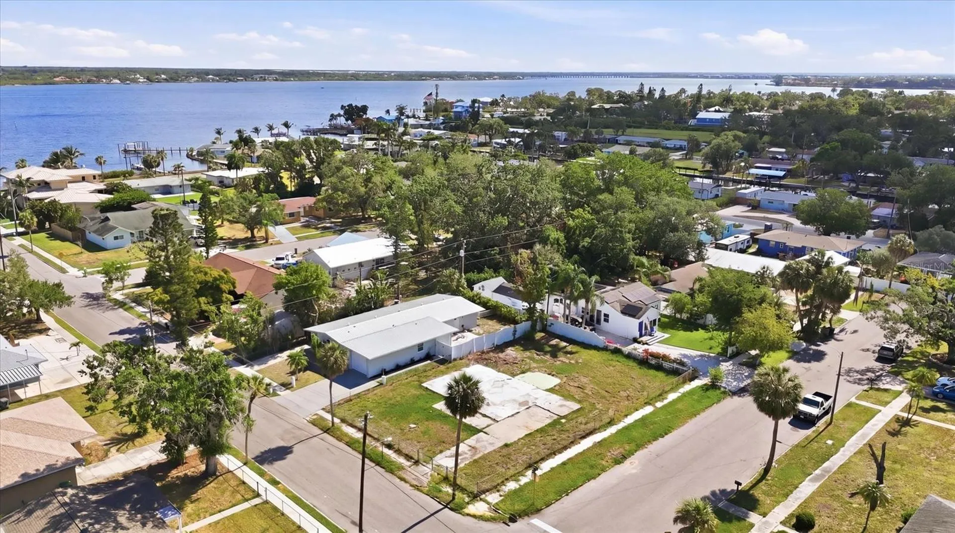 101 20th Street NE Bradenton FL 34208