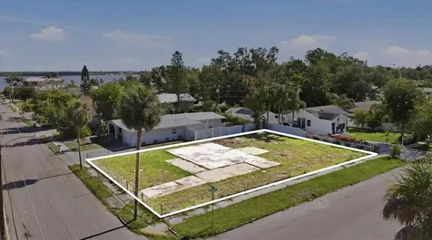 101 20th Street NE Bradenton FL 34208
