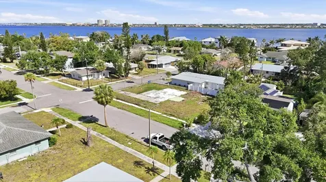 101 20th Street NE Bradenton FL 34208