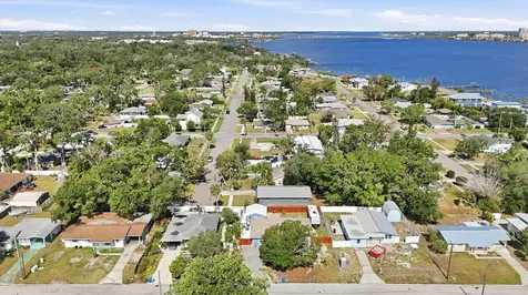101 20th Street NE Bradenton FL 34208