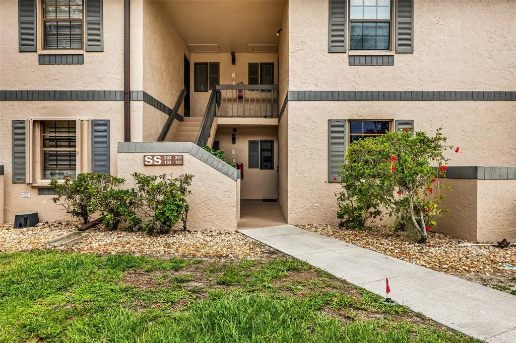 19505 Quesada Avenue Port Charlotte FL 33948