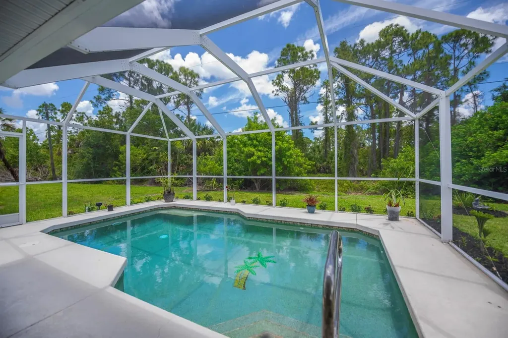 18100 Alexander Avenue Port Charlotte FL 33954