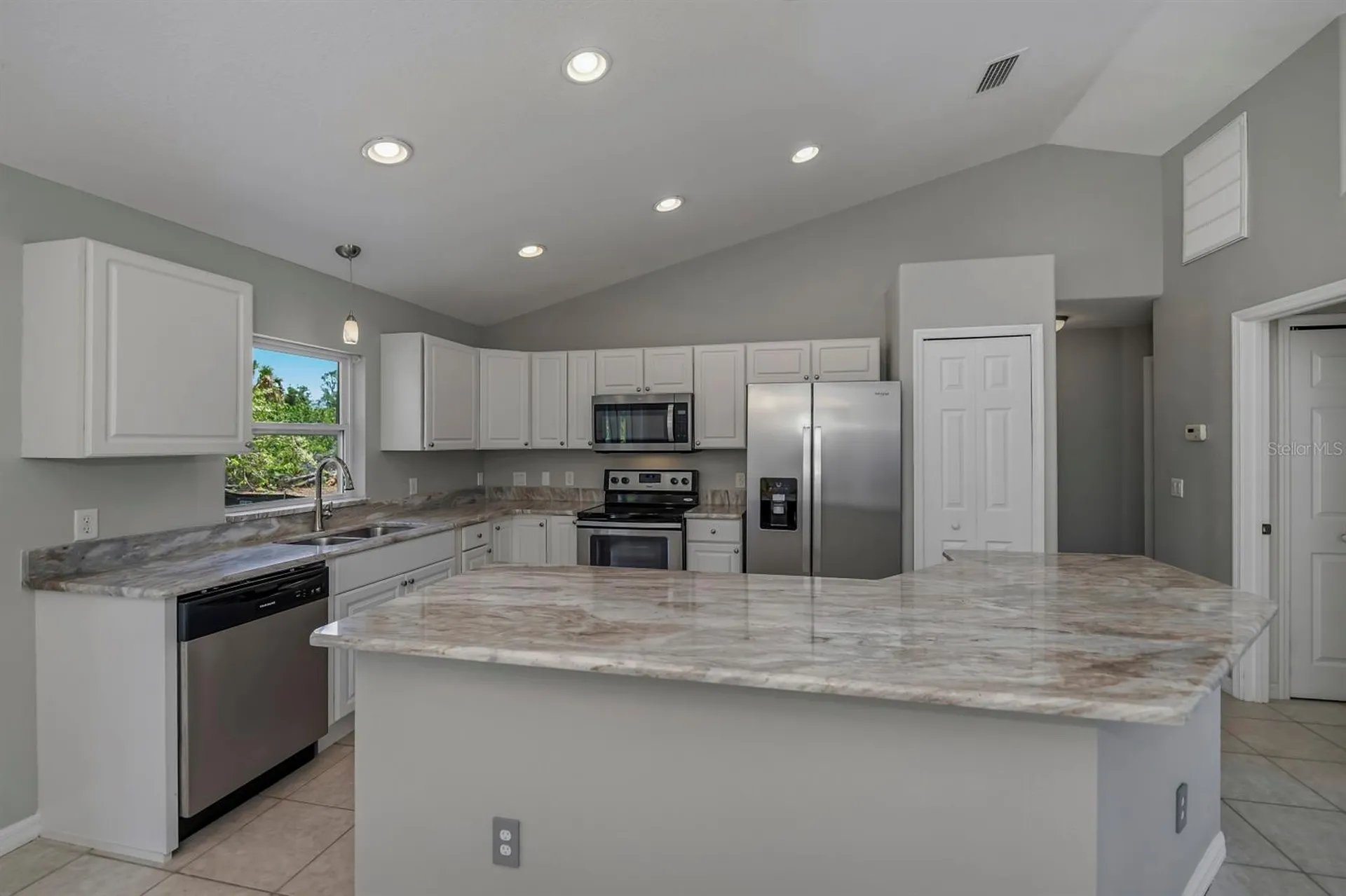 18100 Alexander Avenue Port Charlotte FL 33954