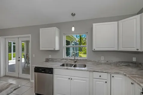 18100 Alexander Avenue Port Charlotte FL 33954