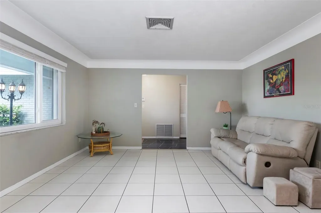 6743 16th Avenue N St Petersburg FL 33710