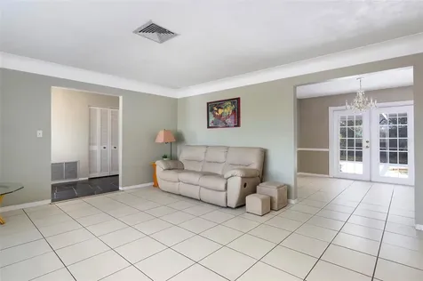 6743 16th Avenue N St Petersburg FL 33710