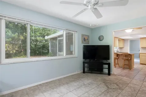 6743 16th Avenue N St Petersburg FL 33710