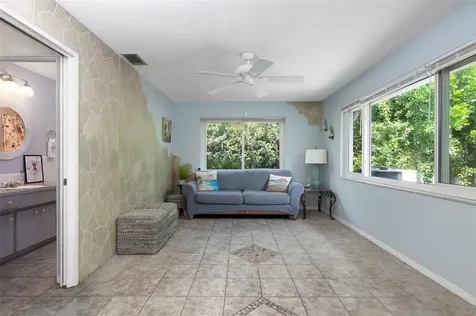 6743 16th Avenue N St Petersburg FL 33710