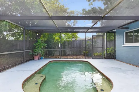 6743 16th Avenue N St Petersburg FL 33710