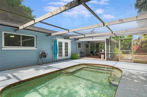 6743 16th Avenue N St Petersburg FL 33710