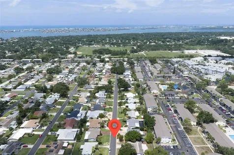 6743 16th Avenue N St Petersburg FL 33710