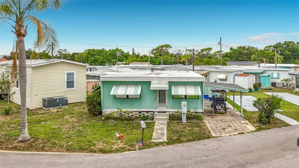 4676 66th Lane N St Petersburg FL 33709