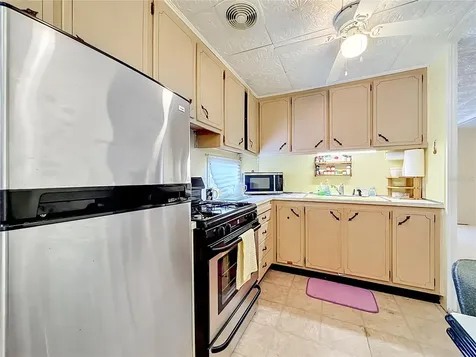 4676 66th Lane N St Petersburg FL 33709