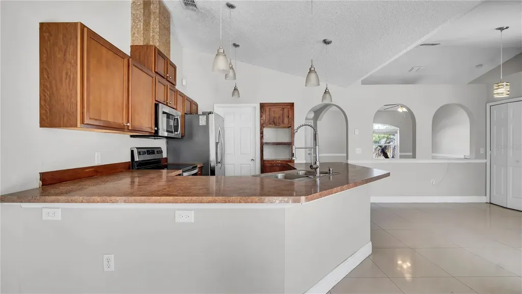 37 Peterlee Court Kissimmee FL 34758
