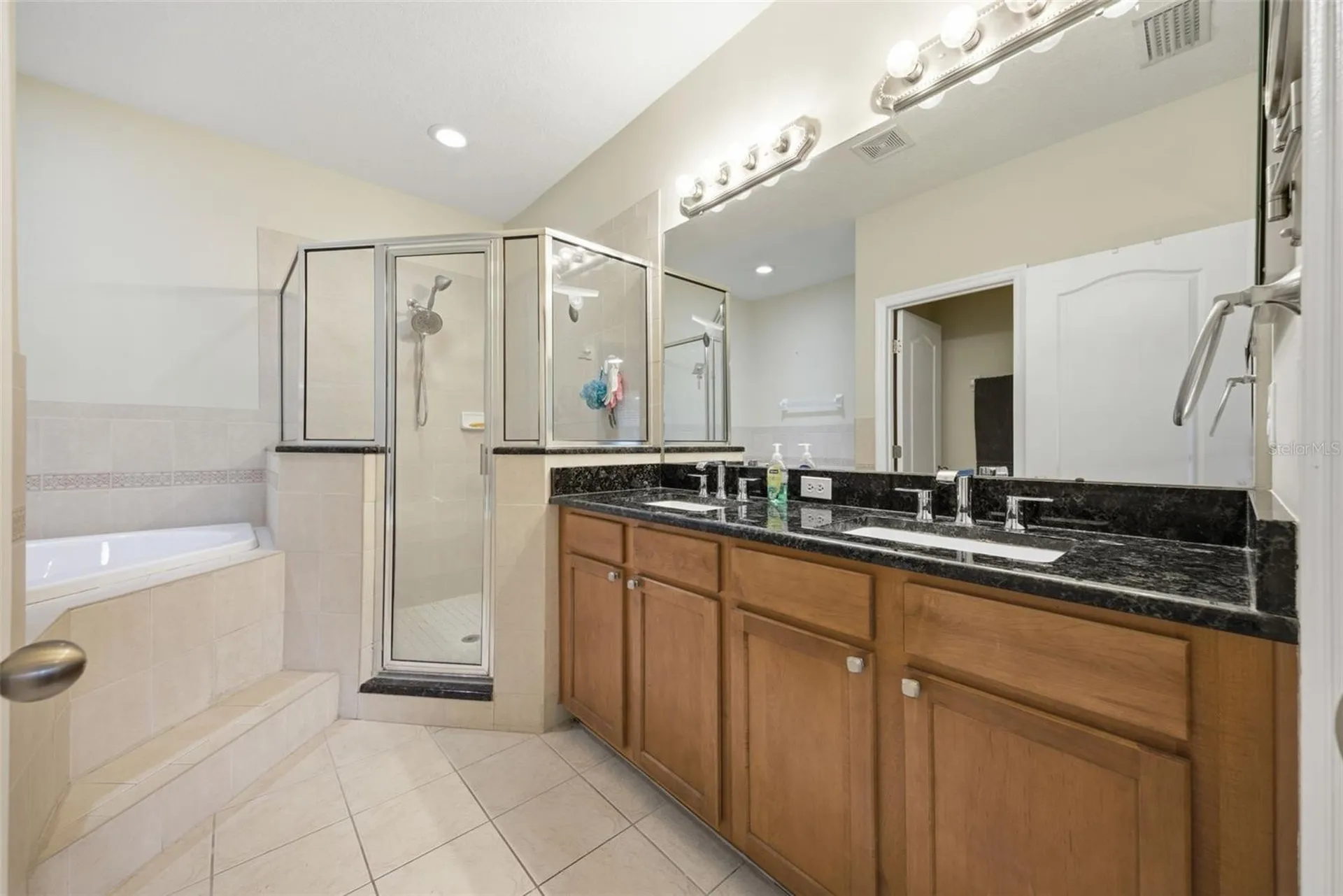 4532 Amberly Oaks Court Tampa FL 33614