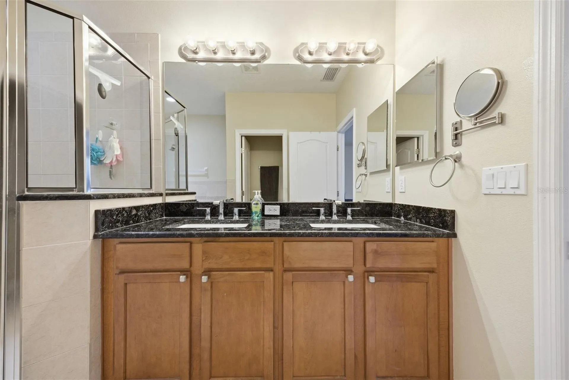 4532 Amberly Oaks Court Tampa FL 33614