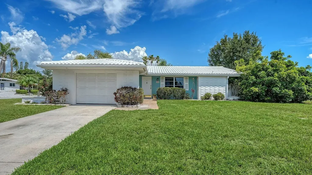 2822 Safe Harbor Circle Sarasota FL 34231