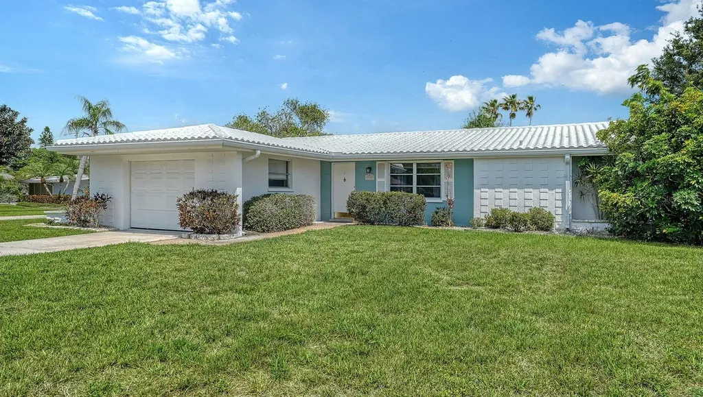 2822 Safe Harbor Circle Sarasota FL 34231