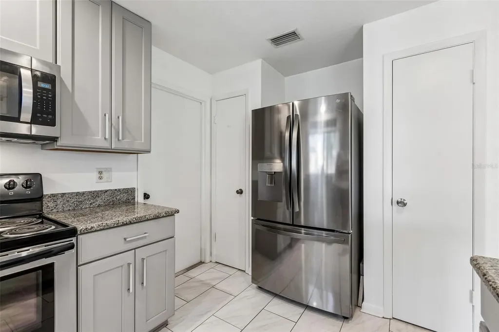 8425 Saint Giles Court Zephyrhills FL 33541