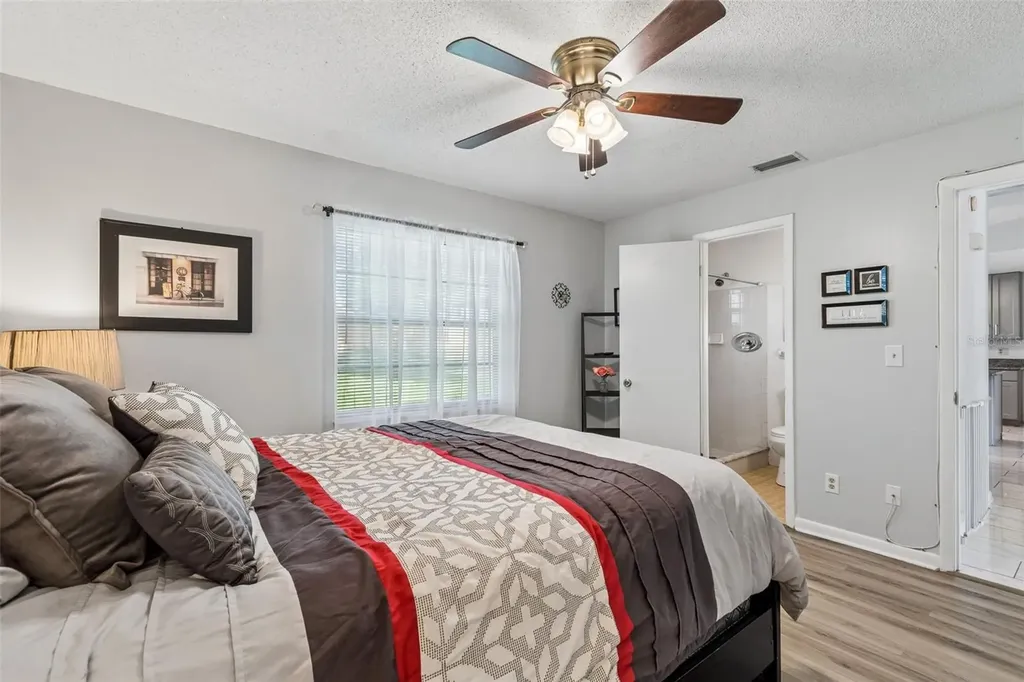 8425 Saint Giles Court Zephyrhills FL 33541