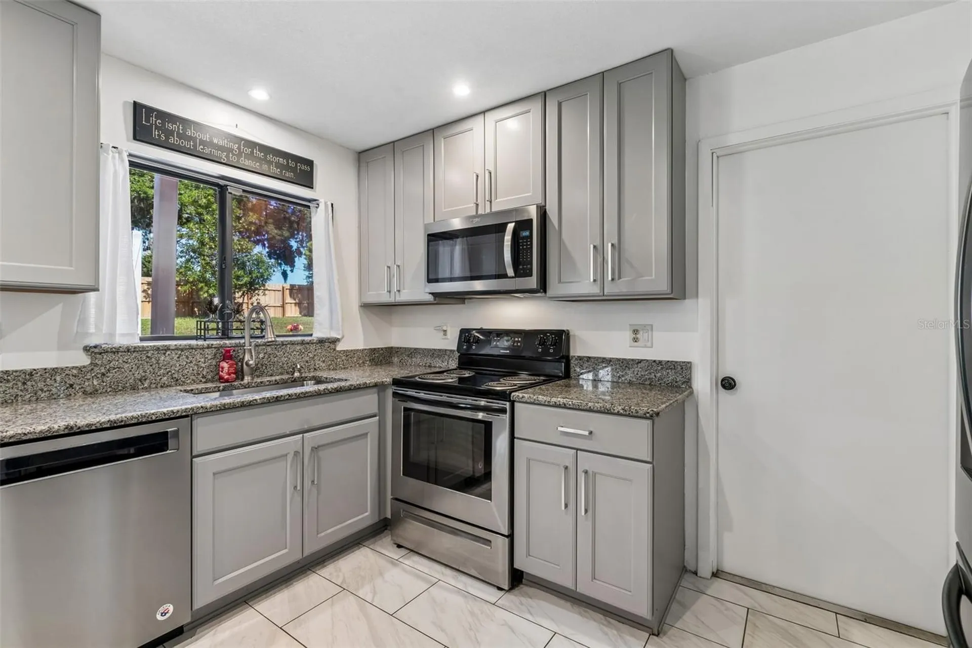 8425 Saint Giles Court Zephyrhills FL 33541
