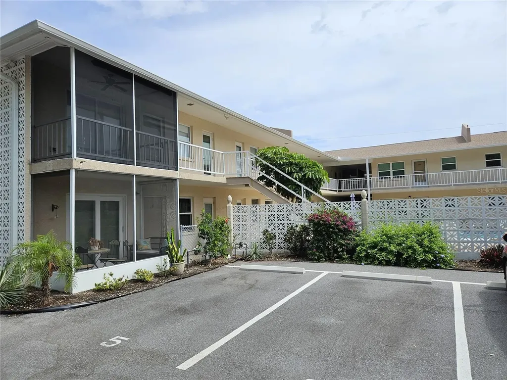 509 W Venice Avenue Venice FL 34285