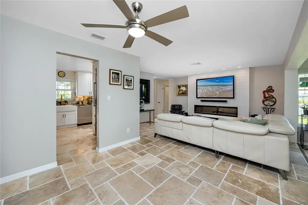 11124 60th Avenue Seminole FL 33772