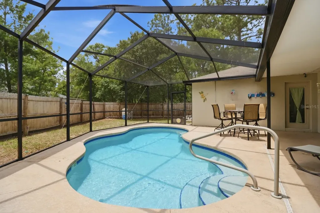 8798 N Raidin Drive Dunnellon FL 34433