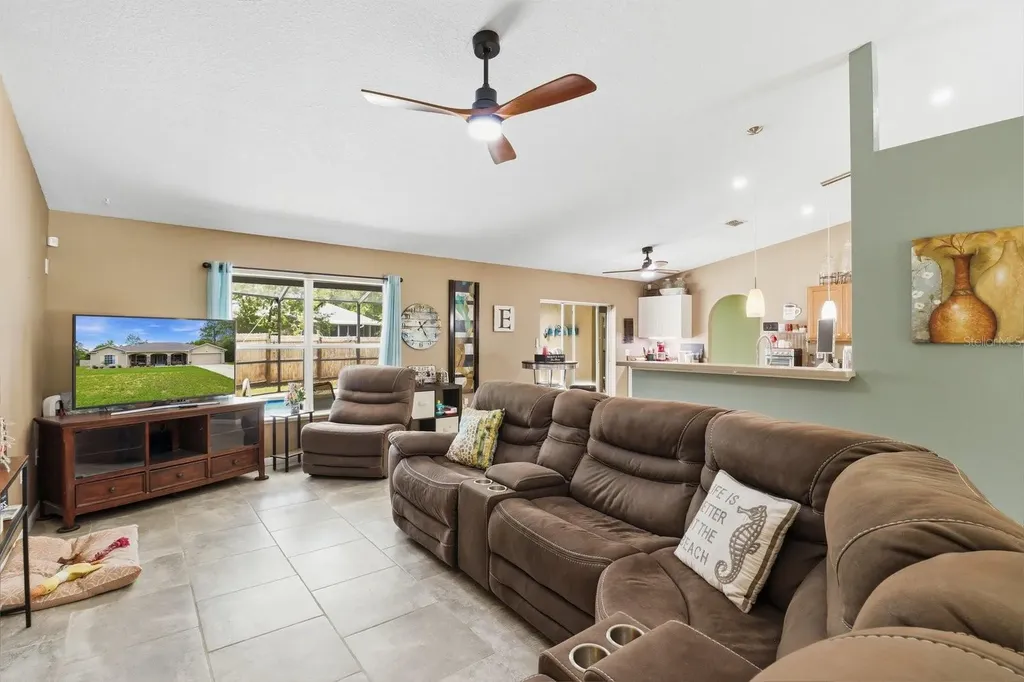 8798 N Raidin Drive Dunnellon FL 34433