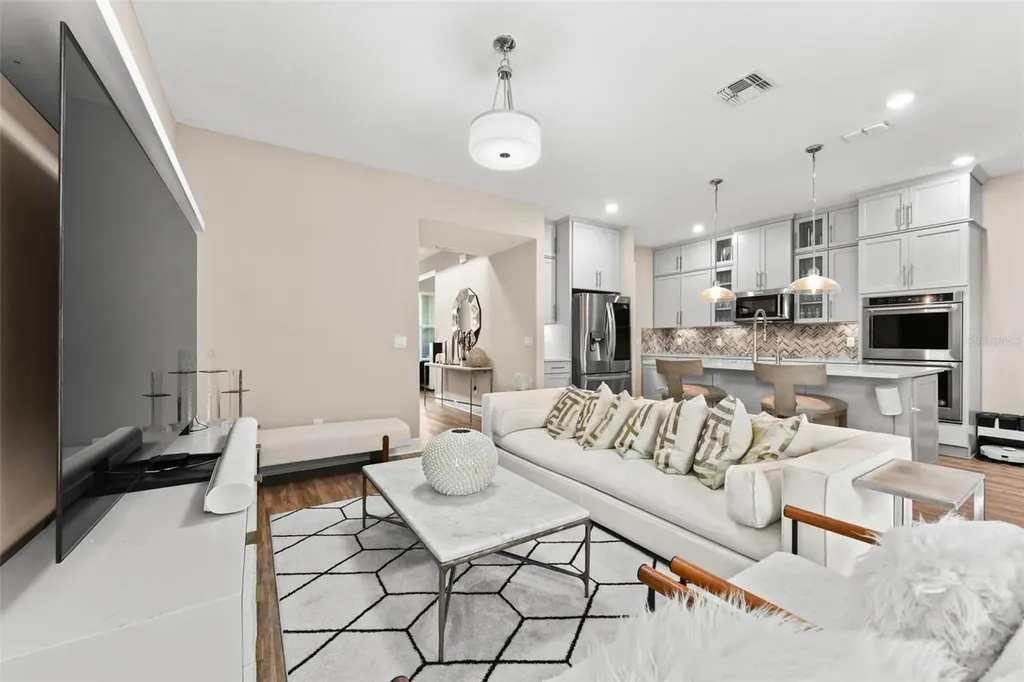 7043 Carrickbend Lane Orlando FL 32819