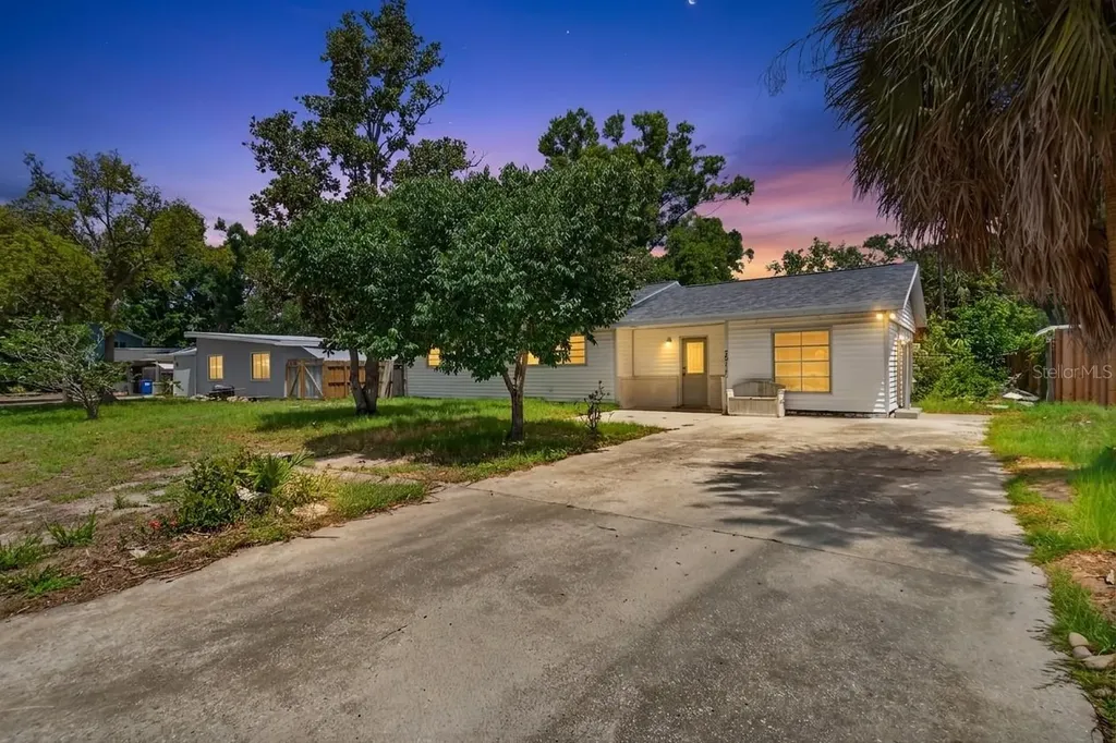 7211 Lynnwood Avenue N St Petersburg FL 33710