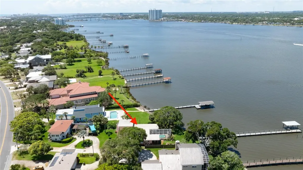 1209 N Halifax Avenue Daytona Beach FL 32118