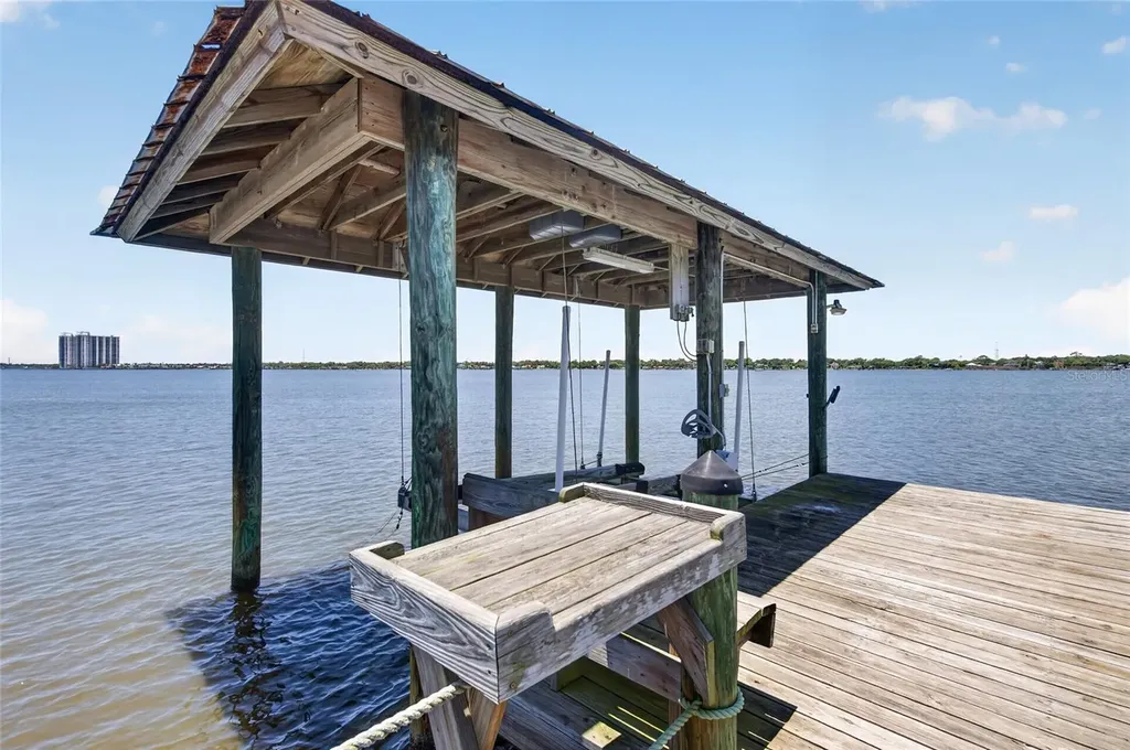 1209 N Halifax Avenue Daytona Beach FL 32118