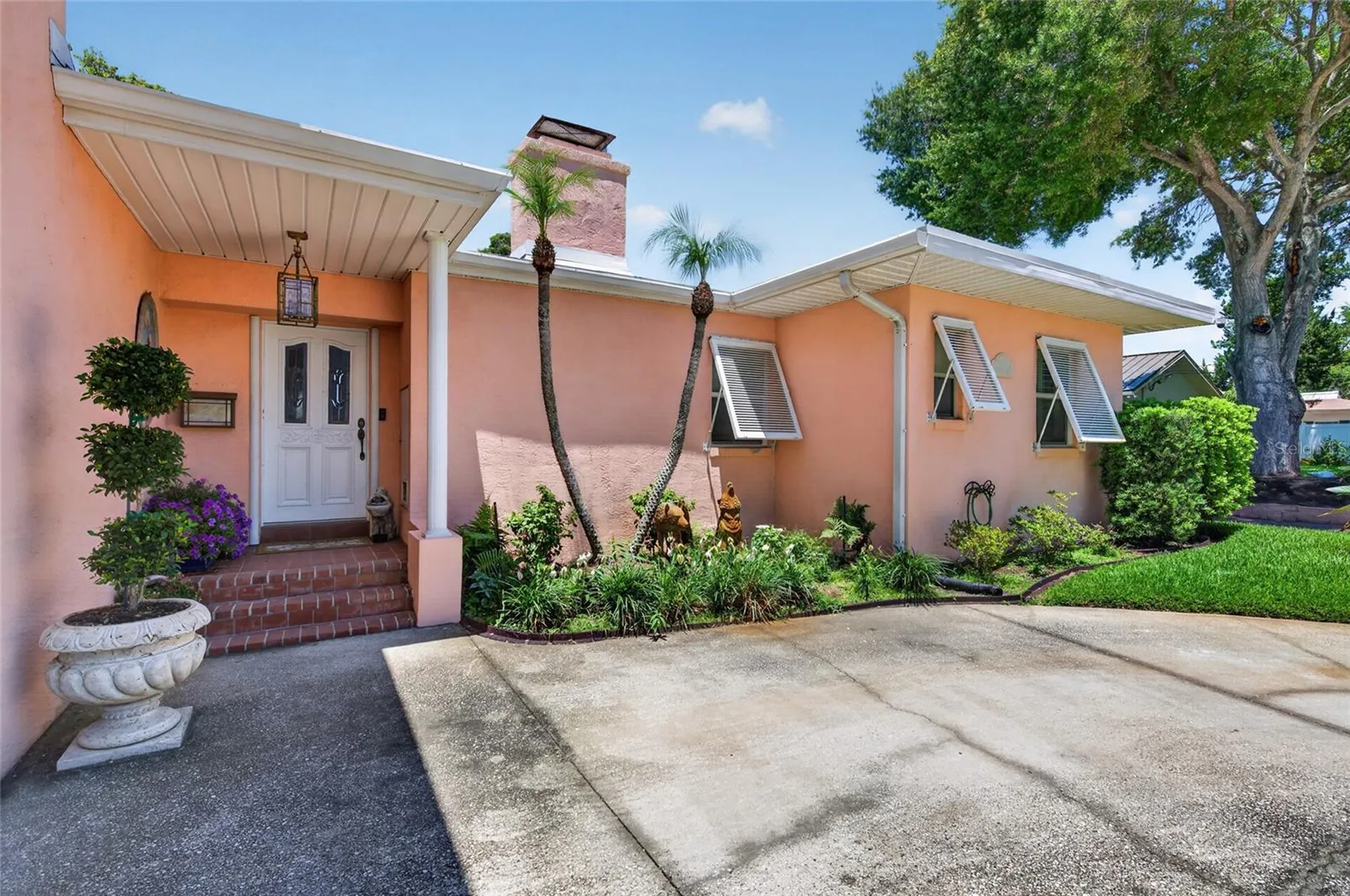 1209 N Halifax Avenue Daytona Beach FL 32118