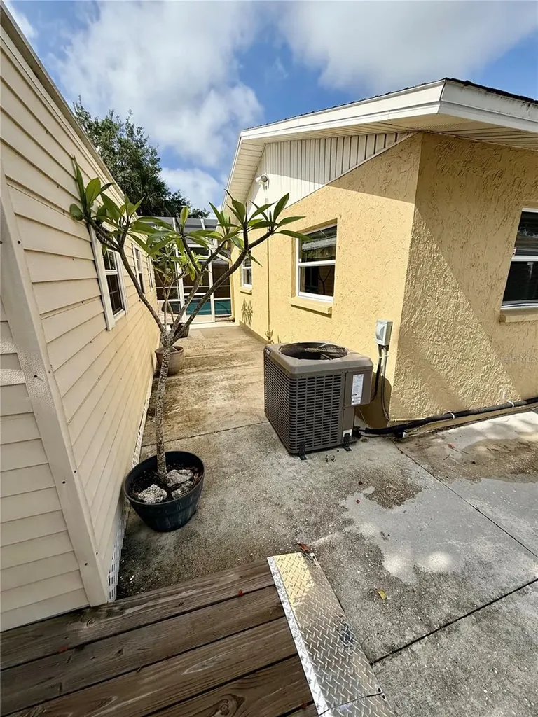 2729 Nodosa Drive Sarasota FL 34232
