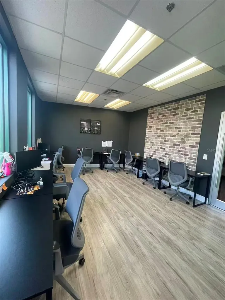 7075 Kingspointe Parkway Orlando FL 32819