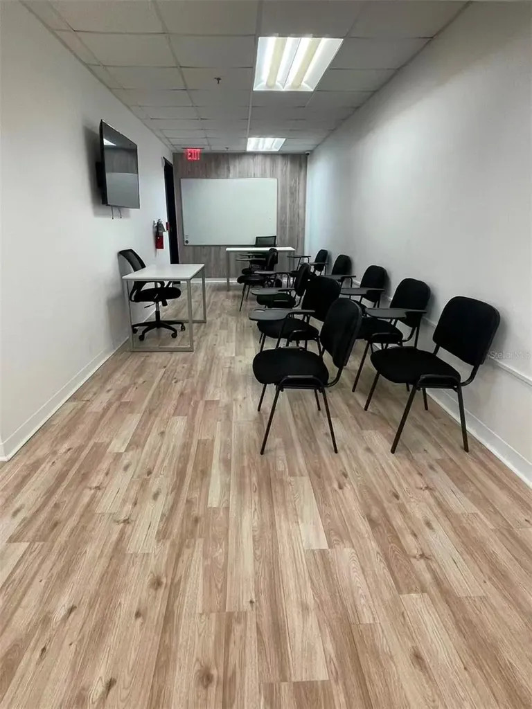 7075 Kingspointe Parkway Orlando FL 32819