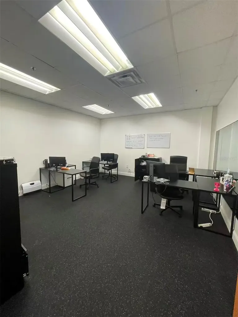 7075 Kingspointe Parkway Orlando FL 32819