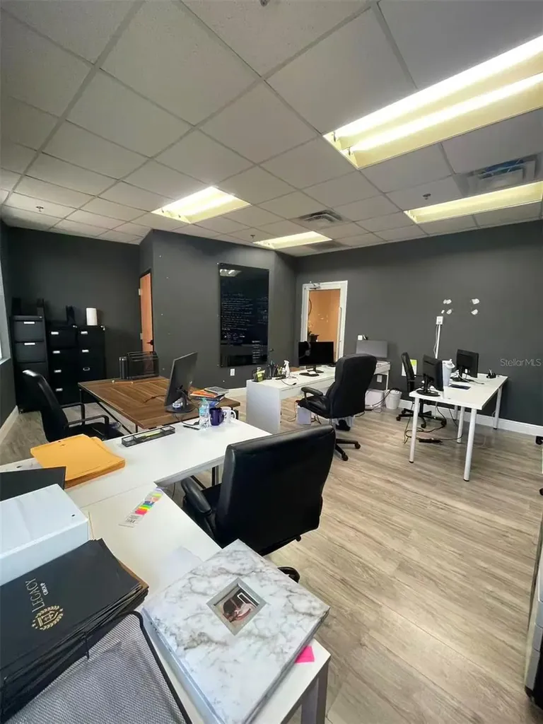 7075 Kingspointe Parkway Orlando FL 32819