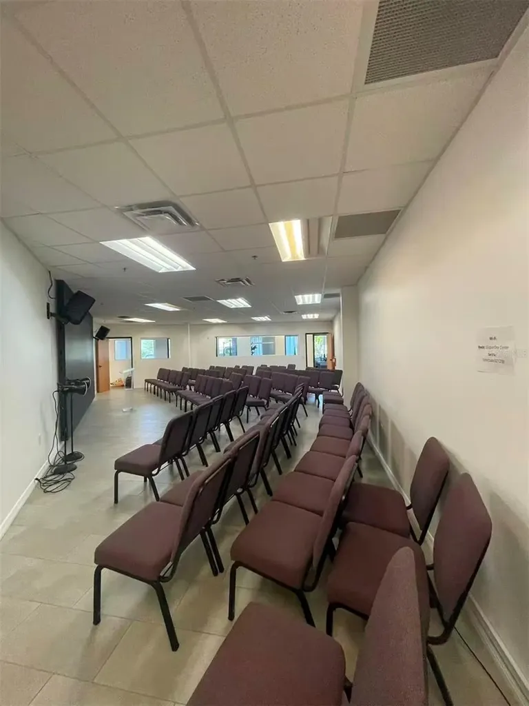 7075 Kingspointe Parkway Orlando FL 32819